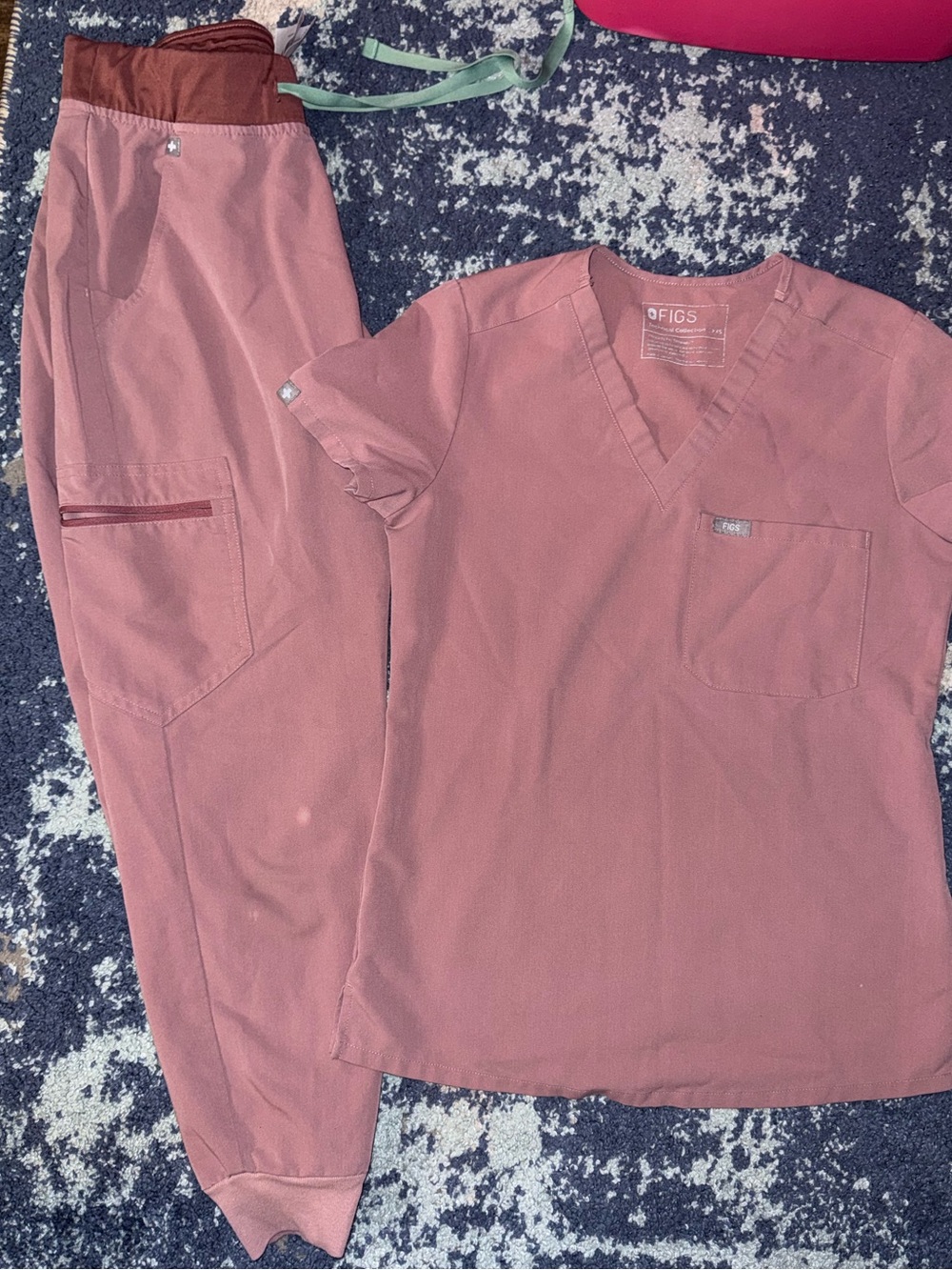 Figs Scrub Set in Mauve/Dusty Rose 
XXS/Sp